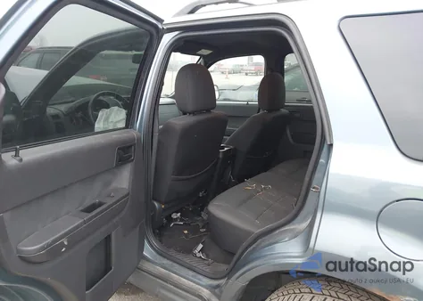 2010 Ford Escape Xlt from USA, damaged, VIN 1FMCU0DG3AKD43976